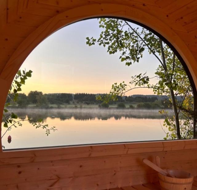 'Swan' Lakeview Lodge Bishampton Kültér fotó