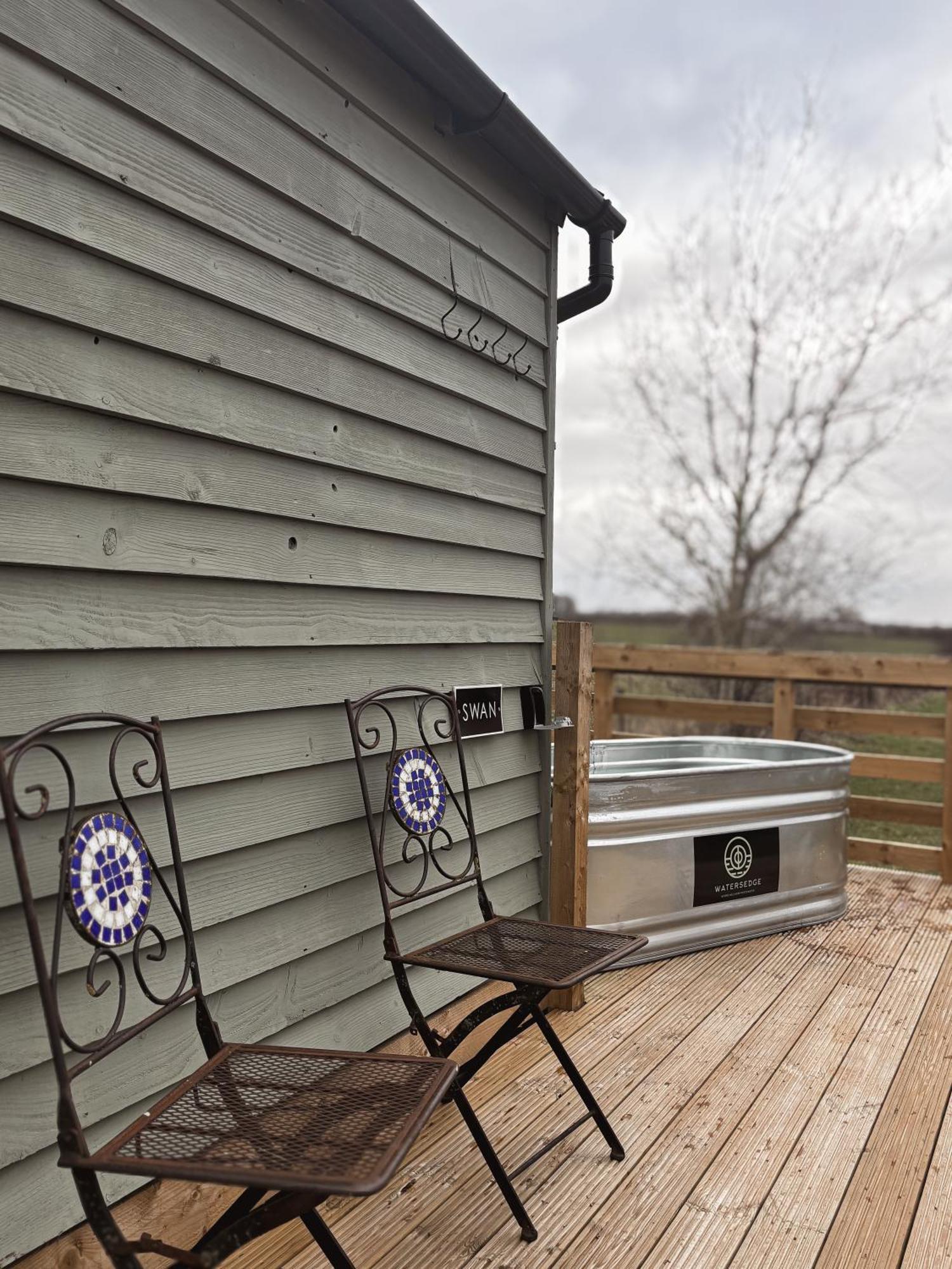'Swan' Lakeview Lodge Bishampton Kültér fotó